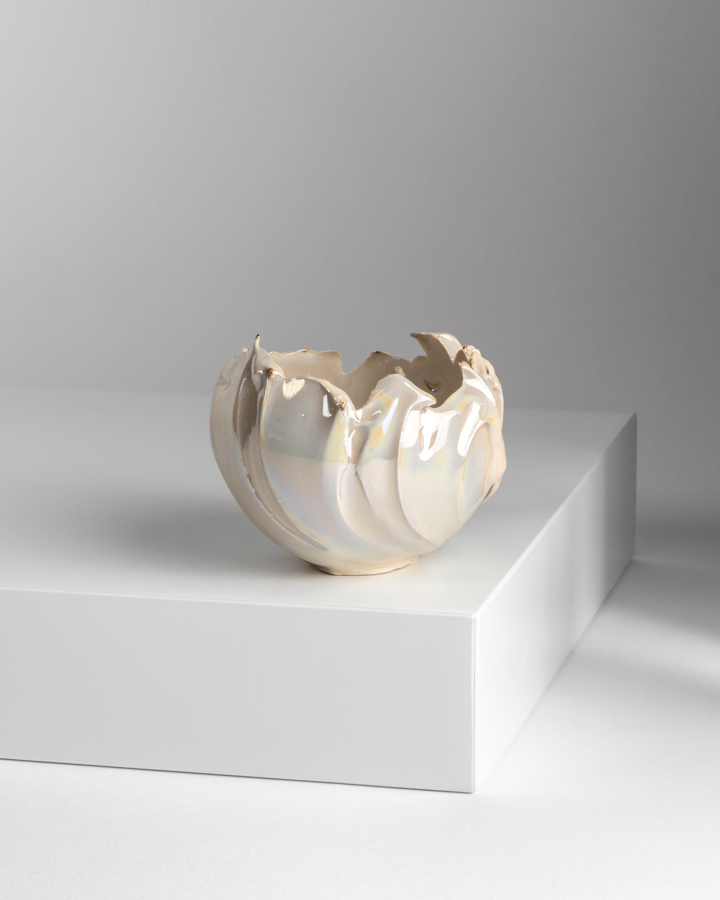 White Stoneware Mother of Pearl and Gold Lustre Plash Cups