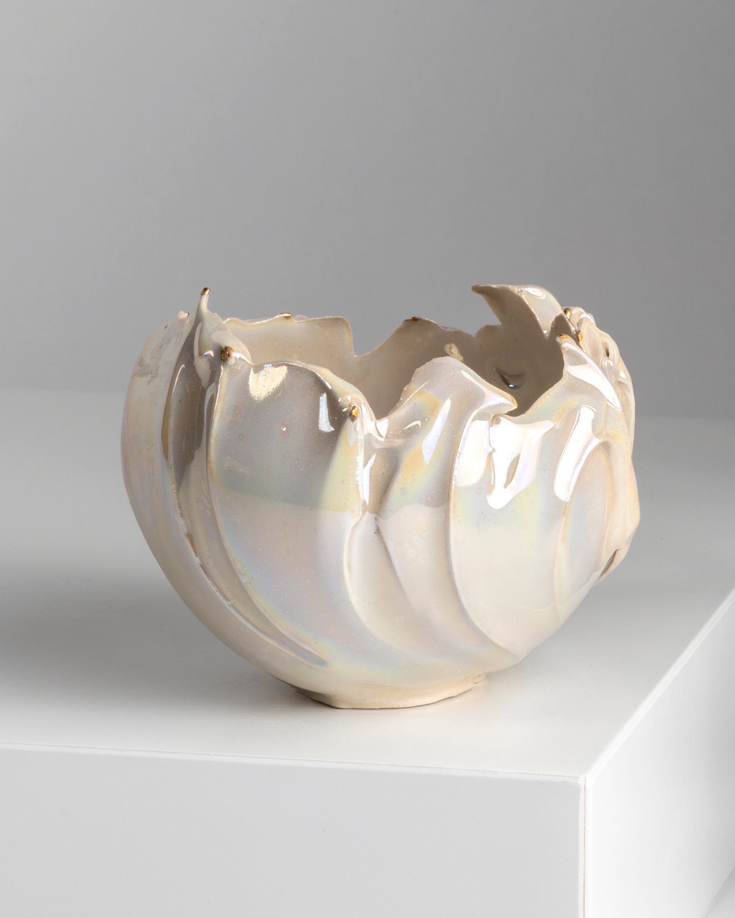 White Stoneware Mother of Pearl and Gold Lustre Plash Cups