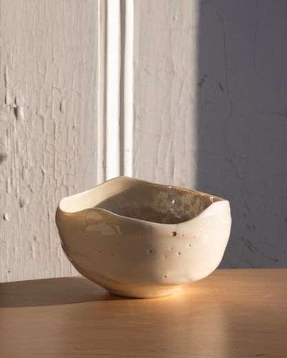Porcelain Glimmer Bowl with Gold Lustre