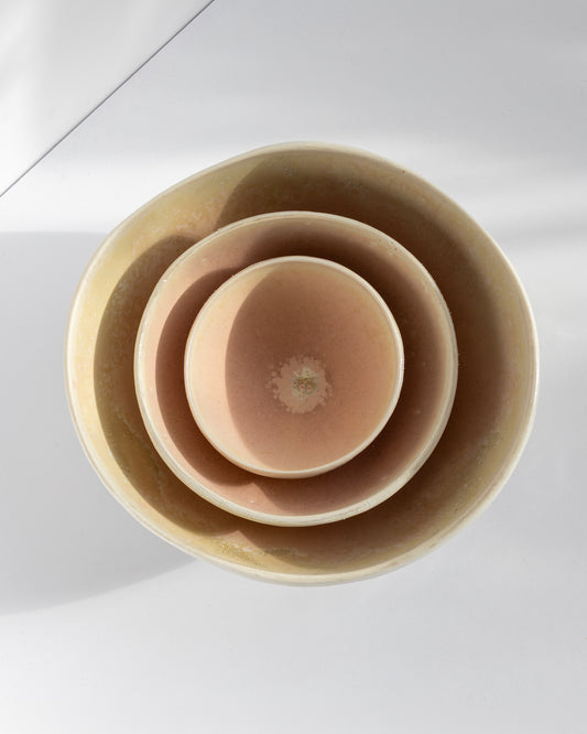 Porcelain Plash Bowl Set. Pink and White