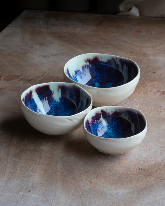 Porcelain Plash Bowl Set. Reactive Blue and Claret